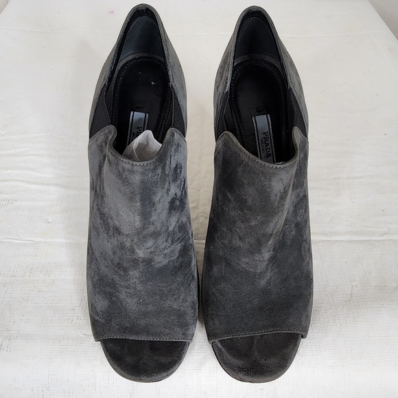 Authentic Prada Grey Suede Peep Toe Stiletto Heels size 38.5IT/8US - Picture 6 of 13